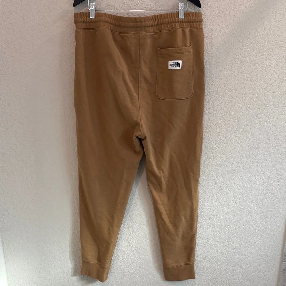 The North Face Men's Tan Jogger Pants.XL